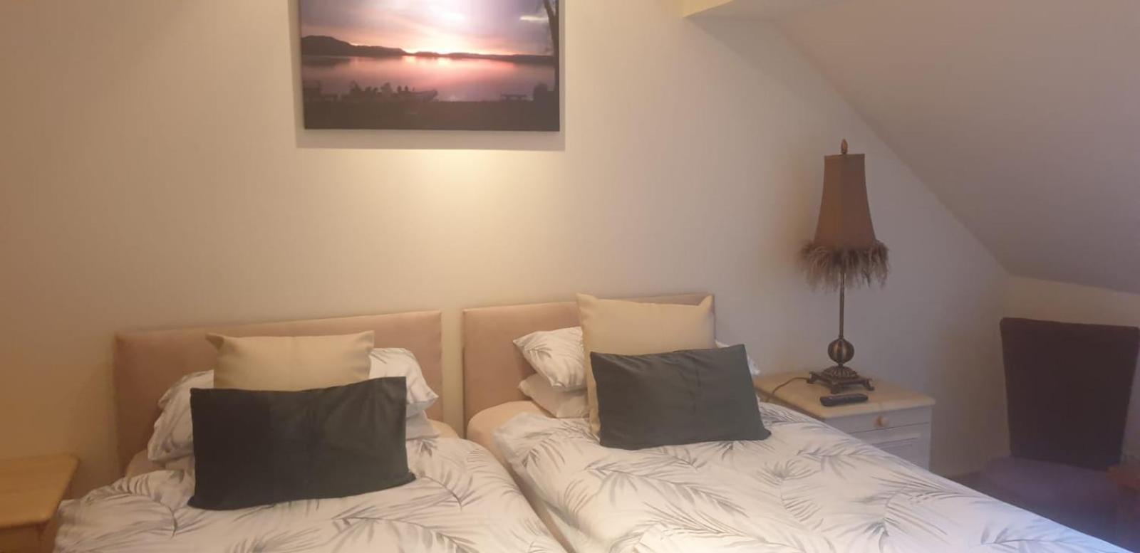 Culag Lochside Self Catering Apartment Лус Екстериор снимка